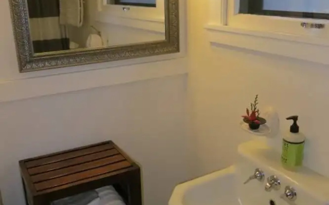 photo 5 of '1900' Guest House ~ Near OSF