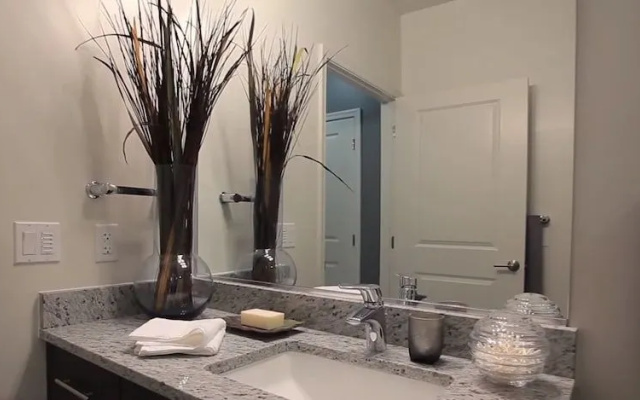 photo 3 of 1919 Clarendon by Executive Apartments