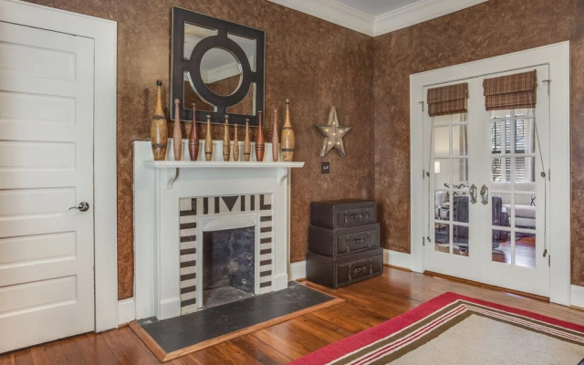 photo 4 of 1920's Bungalow