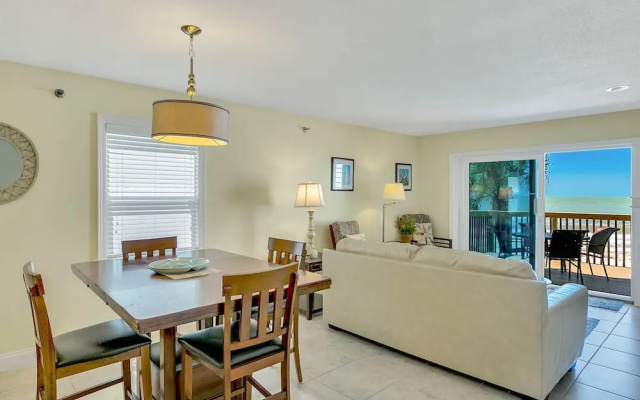 photo 3 of 19930 Gulf Blvd Townhouse Unit 4A 2 Bedrooms 2.5 Bathrooms Townhouse