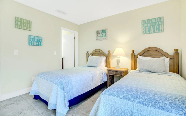 photo 4 of 19930 Gulf Blvd Townhouse Unit 4A 2 Bedrooms 2.5 Bathrooms Townhouse