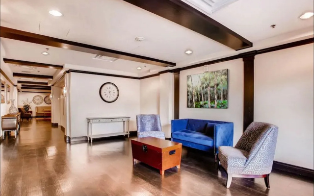 photo 2 of Stay Together Suites | Center Strip View