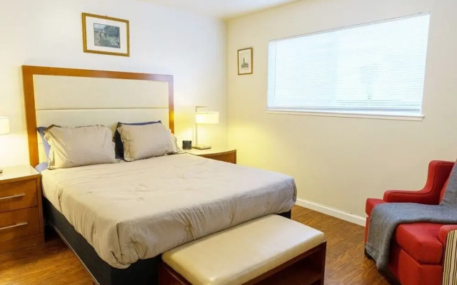 photo 2 of 1-bedroom in Silicon Valley, Near SJ Airport