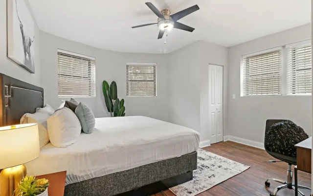photo 2 of 1BR Delightful Apartment in Ravenswood