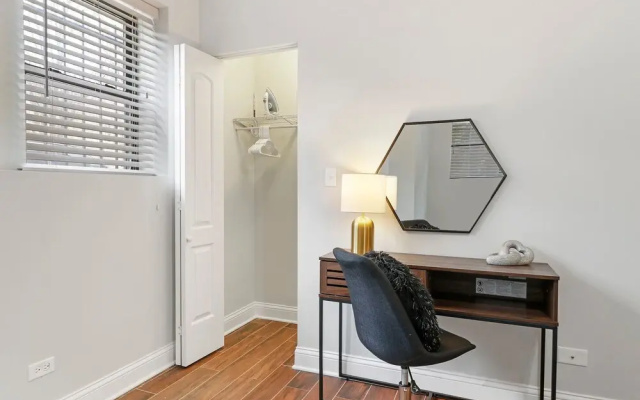 photo 5 of 1BR Delightful Apartment in Ravenswood