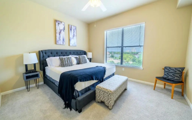 photo 3 of 1BR Executive Suite With Pool, Gym & Fast Wi-Fi By ENVITAE