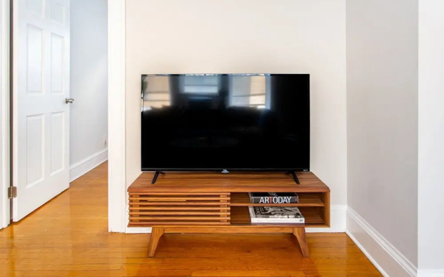 photo 5 of 1BR Getaway Apt Modern in Lincoln Square