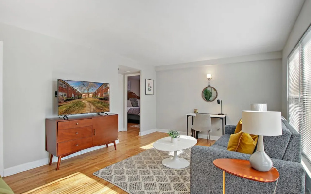 photo 3 of 1BR Roomy Apartment in Bowmanville