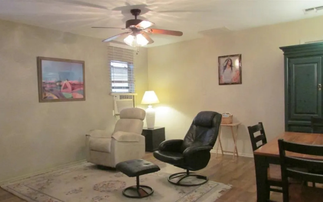 photo 5 of 1BR Scottsdale Kierland Unit