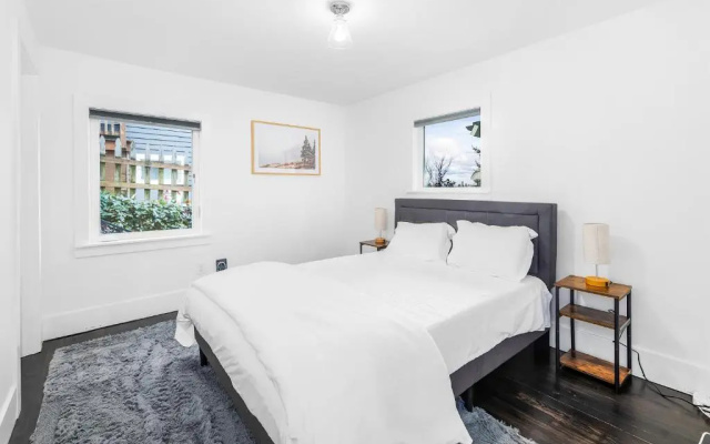 photo 2 of 1BR Tranquil Haven in Beacon Hill
