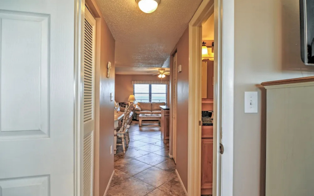 photo 3 of Beachfront St Petersburg Condo w/ Community Pool!