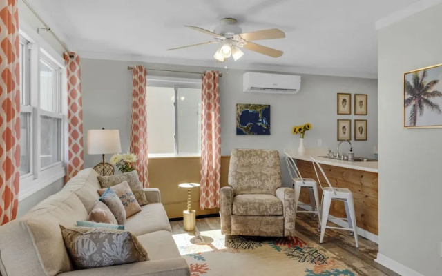 photo 4 of 1br/1ba, Covered Parking, Perfect for Couples!