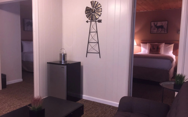 photo 3 of Estes Mountain Inn
