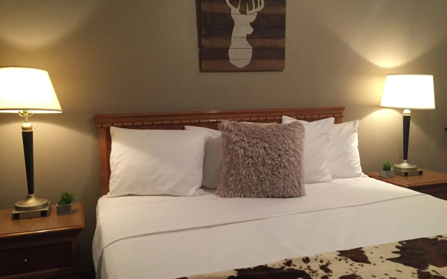 photo 4 of Estes Mountain Inn