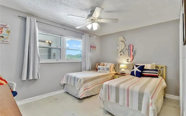 photo 5 of 2 Bed 2 Bath Centrally Located