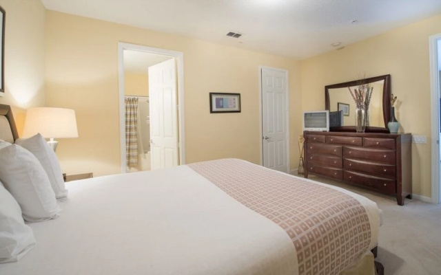 photo 5 of 2 Bed 2 Bath Premium l 2004