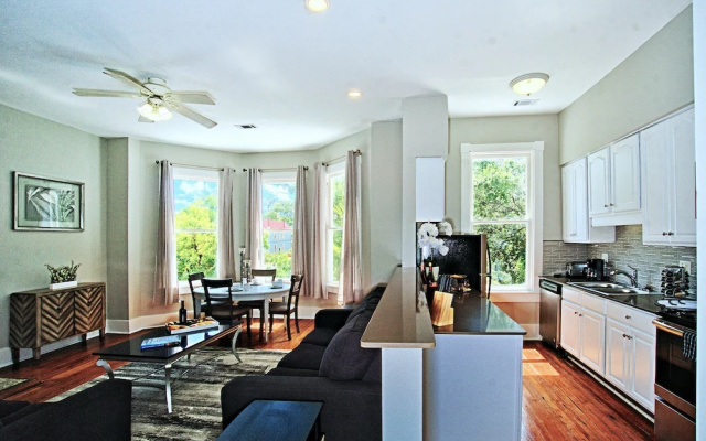photo 2 of 2 Bed Home in Downtown Savannah
