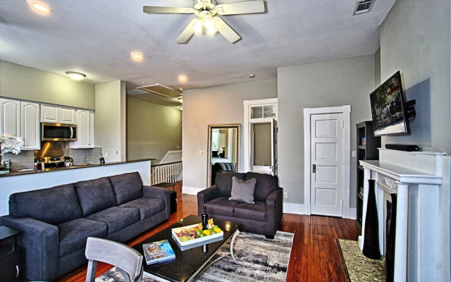 photo 3 of 2 Bed Home in Downtown Savannah
