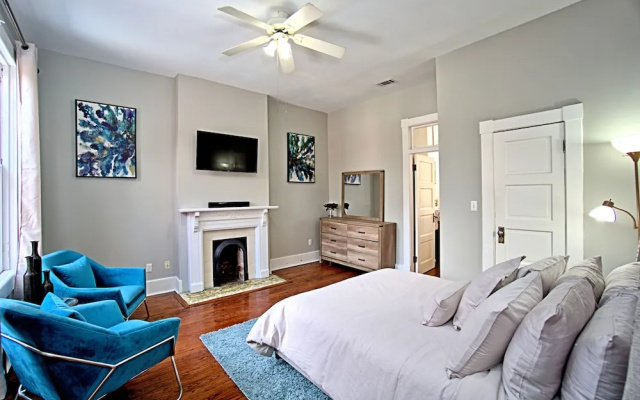 photo 5 of 2 Bed Home in Downtown Savannah