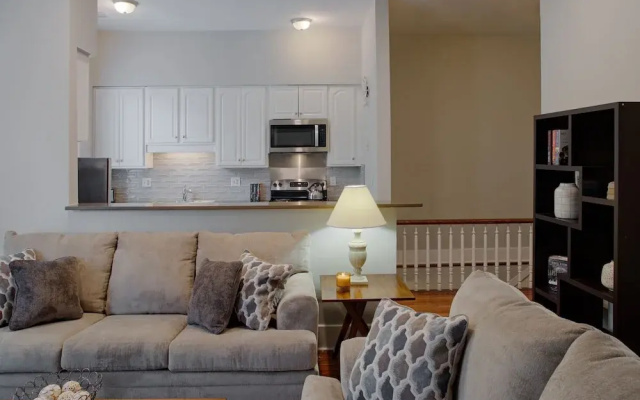 photo 5 of 2 Bed Oasis near Forsyth Park