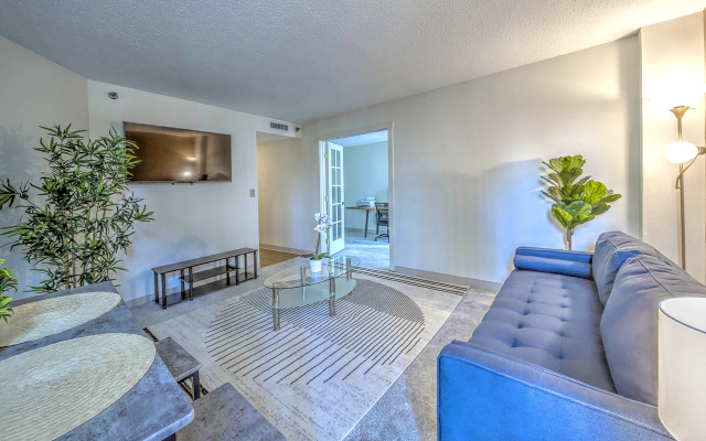 photo 3 of 2 Bed with Work From Anywhere Office & Fast Wifi!