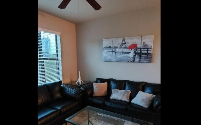 photo 3 of 2 Bedroom 2 Bath Very Spacious