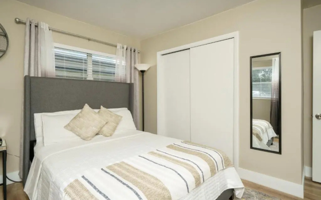 photo 2 of 2 Bedroom Apartment - Perfect for Long Term Stays