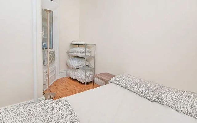 photo 3 of 2 Bedroom Apt Midtown East 28 Street