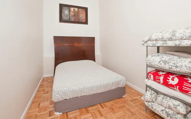 photo 3 of 3- 2 Bedroom Apt On 28 Street Best Location