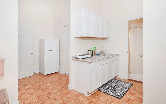 photo 5 of 3- 2 Bedroom Apt On 28 Street Best Location