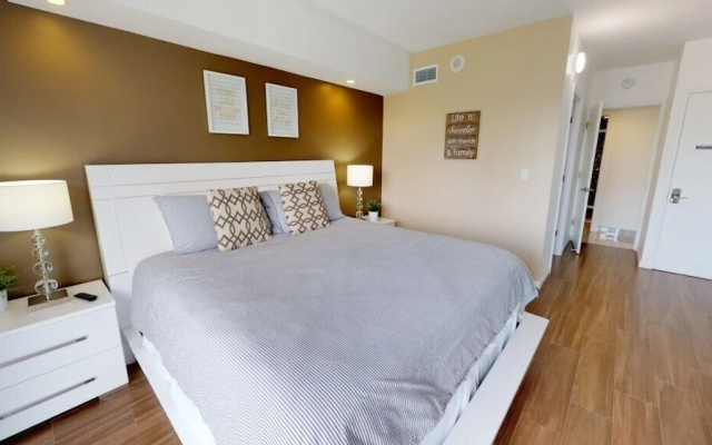 photo 4 of 2 Bedroom +Den / 2 Bath Apart @ Ocean Reserve 426