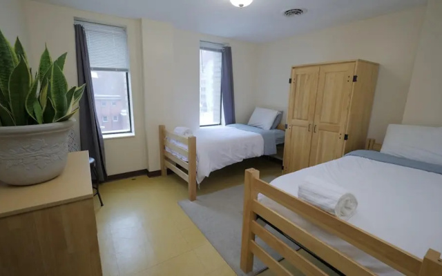 photo 5 of 2 Bedroom Downtown Apt Friends Families Ideal
