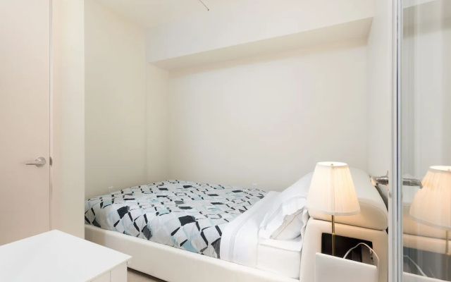 photo 3 of 2 Bedroom Furnished Apartment Near Rittenhouse Apts by RedAwning