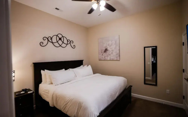 photo 4 of 2 Bedroom Lake View Villa - Unit 309