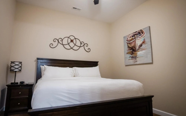 photo 3 of 2 Bedroom Lake View Villa - Unit 409