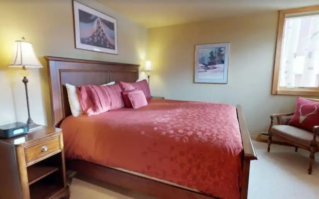 photo 5 of 2 Bedroom Platinum Condo Near Chairlift in Cascade Village With Pool and Hot Tub