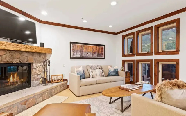 photo 2 of 2 Bedroom Residence in the Heart of Beaver Creek Village - Ski In, Ski Out