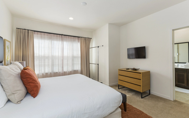 photo 4 of 2 Bedrooms / 2.5 Bathrooms / Regal Oaks (2604 RL), Kissimmee, US