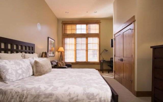 photo 3 of 2 Bedrooms w/ Large Loft + 2.5 Baths - Sleeps 8. Free Grocery Delivery!