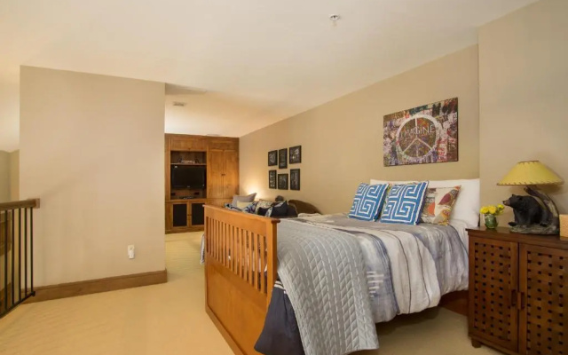 photo 5 of 2 Bedrooms w/ Large Loft + 2.5 Baths - Sleeps 8. Free Grocery Delivery!