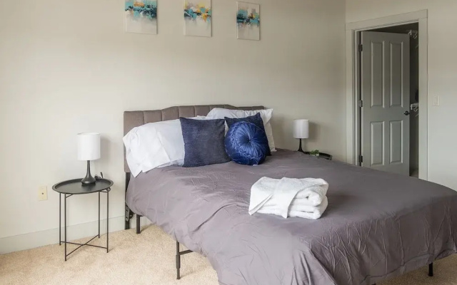 photo 5 of 2 BR Apt with Kitchen and Wifi by Frontdesk