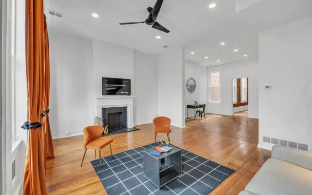 photo 4 of 2 King/3 Bath, Toddler Friendly, Free Parking/laundry 2 Bedroom Duplex by Redawning