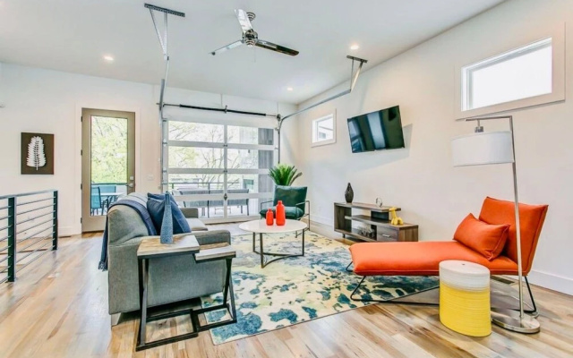 photo 2 of 2 Modern Luxurious Side by Side Townhomes by Music City Luxury Stays