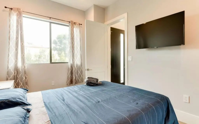 photo 4 of 2 New Luxury Modern 3 story homes