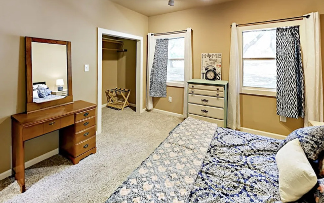 photo 5 of 20001 Hamilton Pool Road Home 6 Bedrooms 3 Bathrooms Home