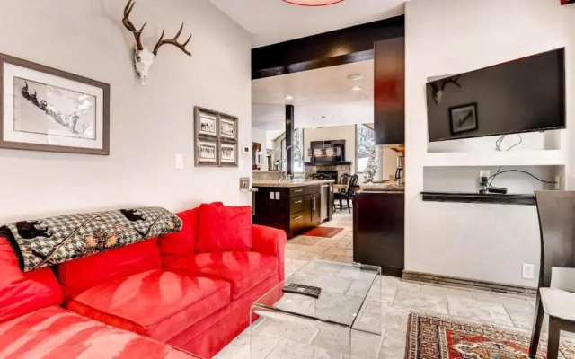 photo 4 of 2030 Meadow Brook Lane Unit A