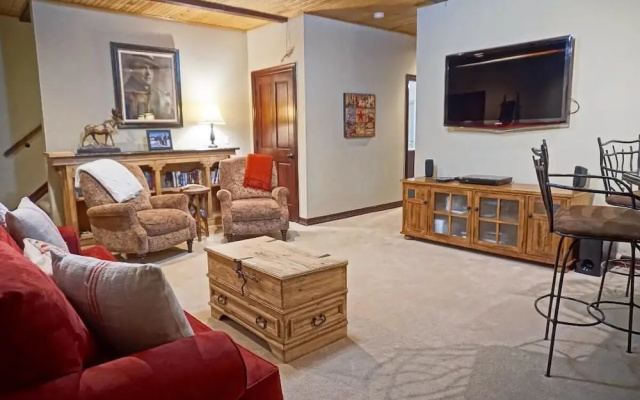 photo 3 of 2095 Vermont Rd W - 5 Br Home