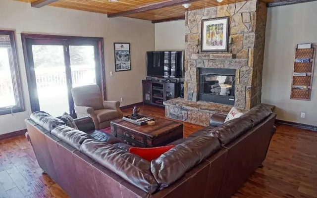 photo 5 of 2095 Vermont Rd W - 5 Br Home