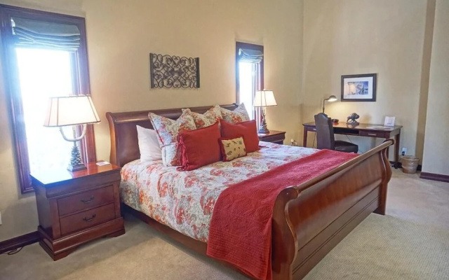 photo 5 of 2095 Vermont Rd W Plus - 6 Br Home