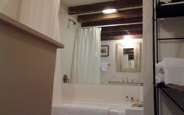 photo 2 of 21 East Battery Bed & Breakfast